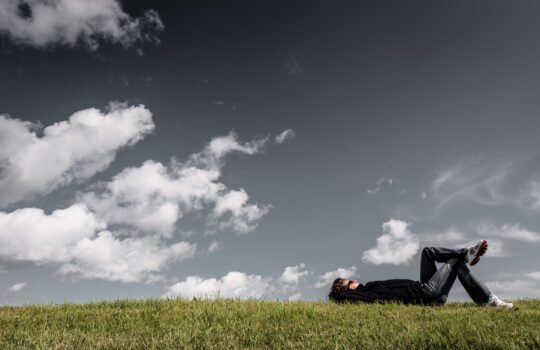 退屈で気まずい昼休みにやることリスト