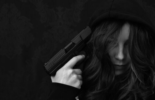 死にたくなったらとりあえず寝室からスマホを追い出そう