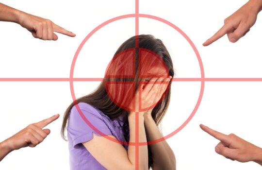 【陰キャに朗報】「クラスの人気者は将来堕ちていく」というバージニア大学の研究