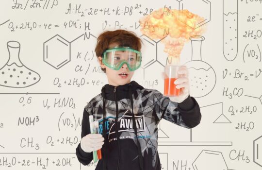 知識の「化学反応」でアイデアをだそう