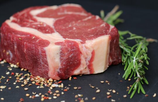 肉の鮮度をガッチリ守る超スーパーウルトラ保存法