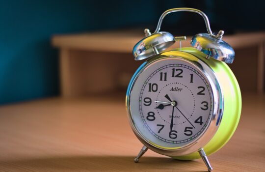 自然と目が覚める覚醒のコツ