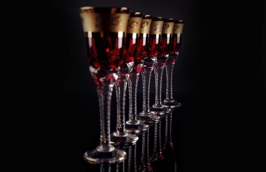 「適度な飲酒は健康」は間違い！？1杯でも23項目の健康リスクが上昇！