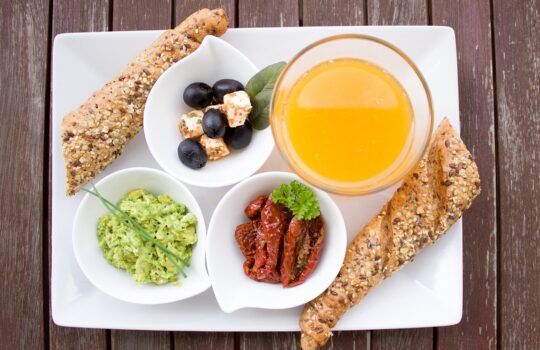 【食べすぎ対策】我慢なしで減量に成功し罪悪感も低減する食べ方