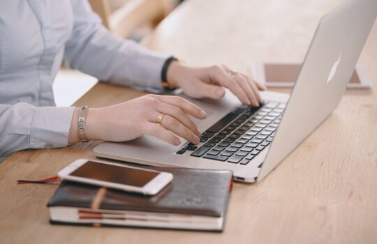 趣味を副業に！50万人のクリエイターを調べて分かった成功の裏技