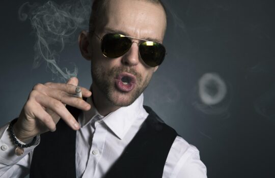 もうだまされない！「テレビの好み」でわかるナルシストの特徴